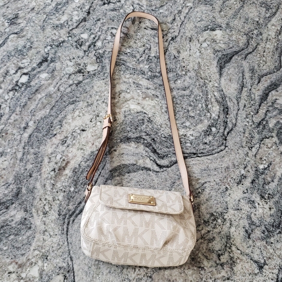 Michael Kors Handbags - Michael Kors Crossbody Bag